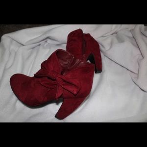 Beautiful Maroon/Burgundy Bootie/Small heel